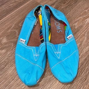 Sky blue Toms!